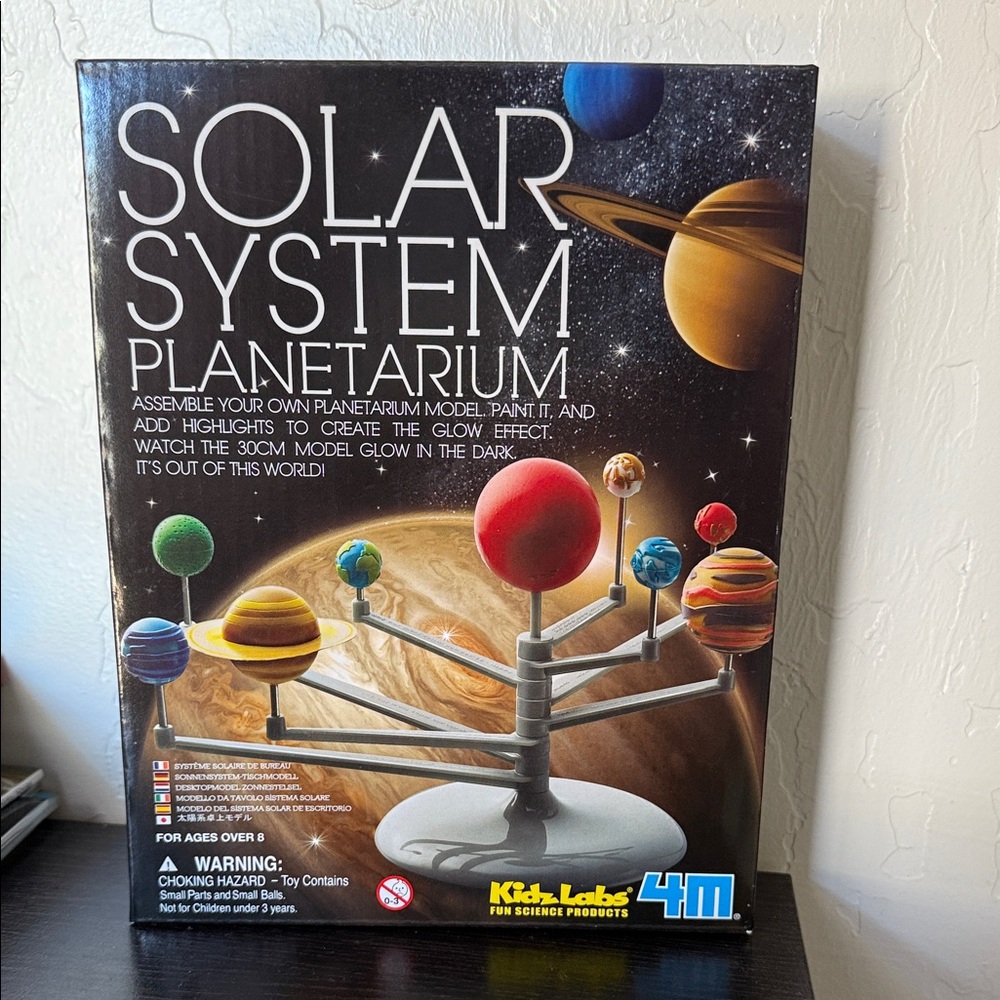 4M Solar System Planetarium Model Kit